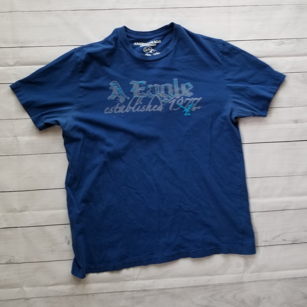 American Eagle T-shirt Large